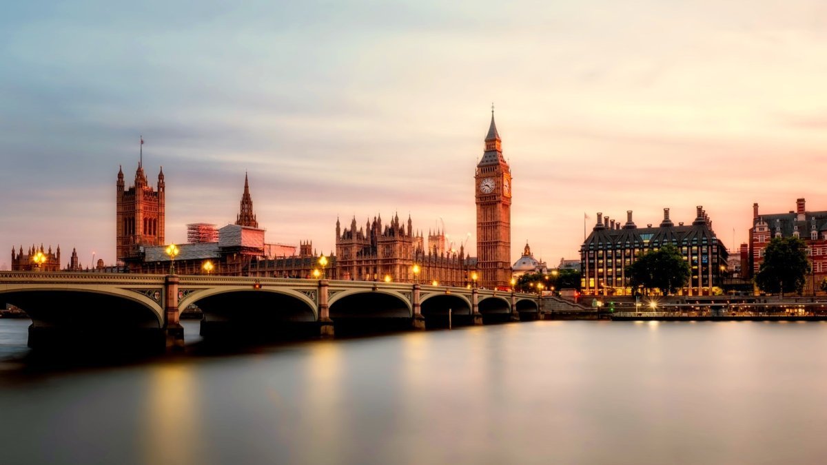 London's Big Ben and bridge