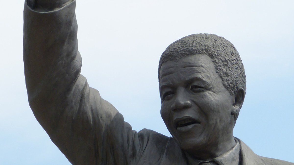 Nelson Mandela statue
